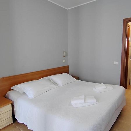 Hotel Nuovo Rondo Сесто-Сан-Джованні Екстер'єр фото