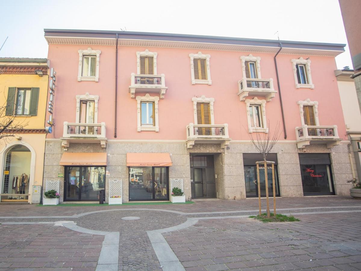 Hotel Nuovo Rondo Сесто-Сан-Джованні Екстер'єр фото