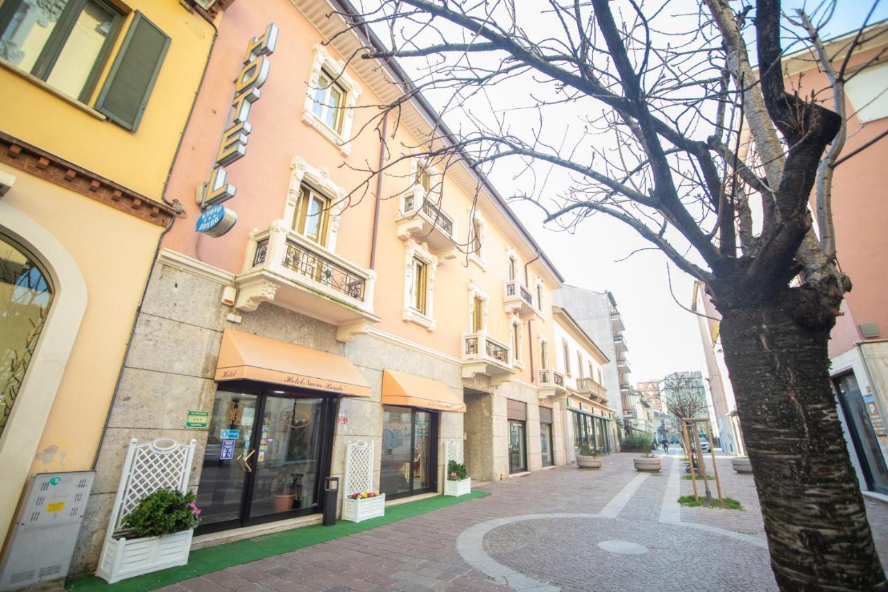 Hotel Nuovo Rondo Сесто-Сан-Джованні Екстер'єр фото