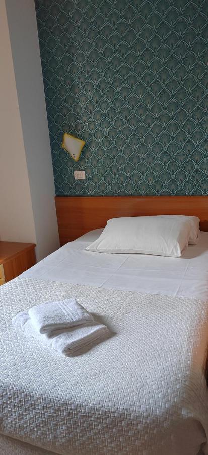 Hotel Nuovo Rondo Сесто-Сан-Джованні Екстер'єр фото