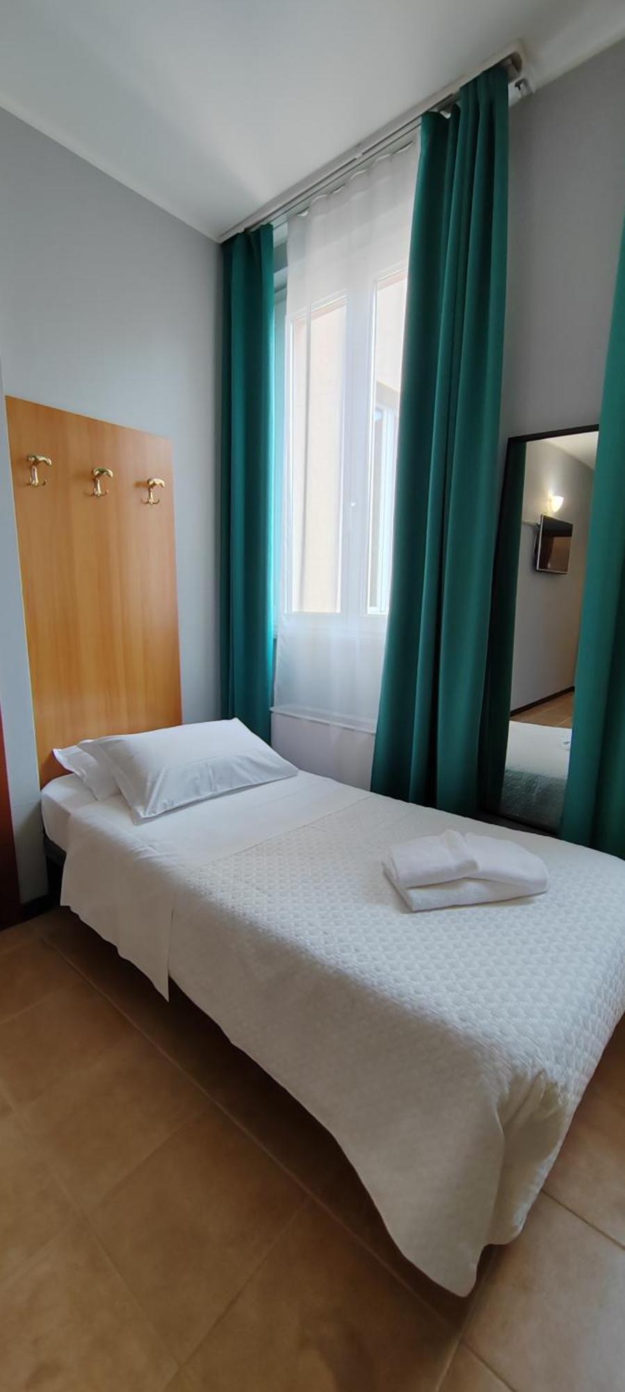 Hotel Nuovo Rondo Сесто-Сан-Джованні Екстер'єр фото